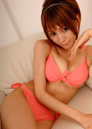 Japanese Ami Yuzuki Alluringly Nude Pussy jpg 1