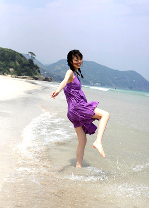 Japanese Rina Aizawa Indiyan Di Pantai jpg 6