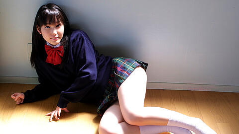 Yui Kasugano 学生服